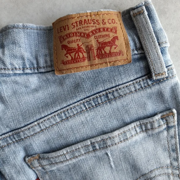 Levi's shorts jeans woman's 24" - Picture 3 of 5